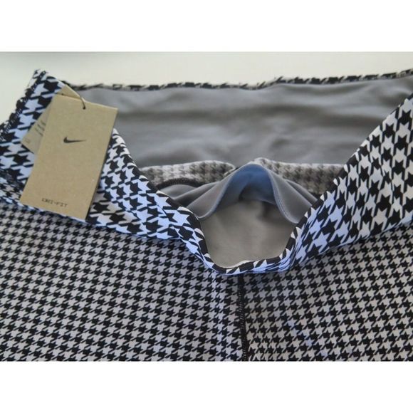 Nike DJ6660 100 Women's Plus Sz 2X White/Black Printed Mid-Rise 7/8 Leggings - Picture 4 of 8